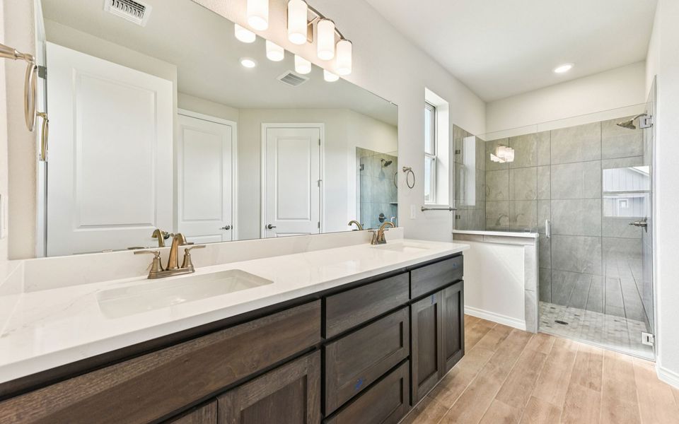 Furnished interior view inside a new home in Kissing Tree, San Marcos (Image 4).