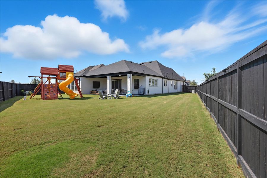 Huge back yard, view from back corner of the lot. Huge back yard, view from back corner of the lot.