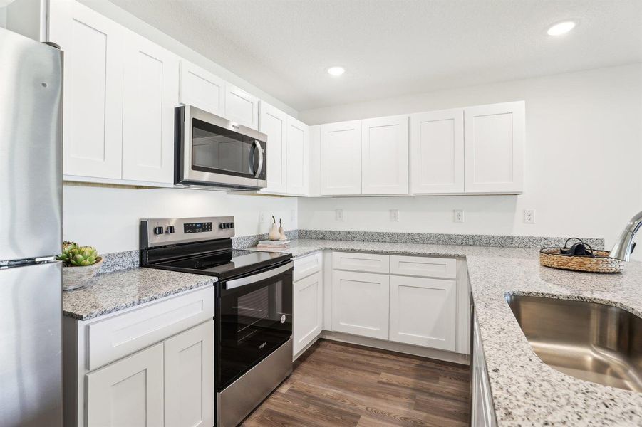 13-web-or-mls-San Filippo Dr SE-013