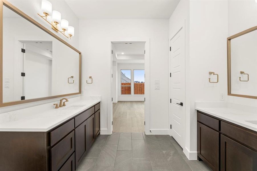 38. 4711 Belo - Bath (5)