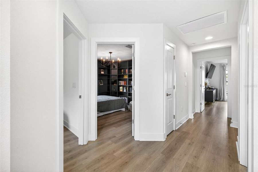 Spacious, unfurnished interior of a new home in Clearfield Crossings, Tampa (Image 27).