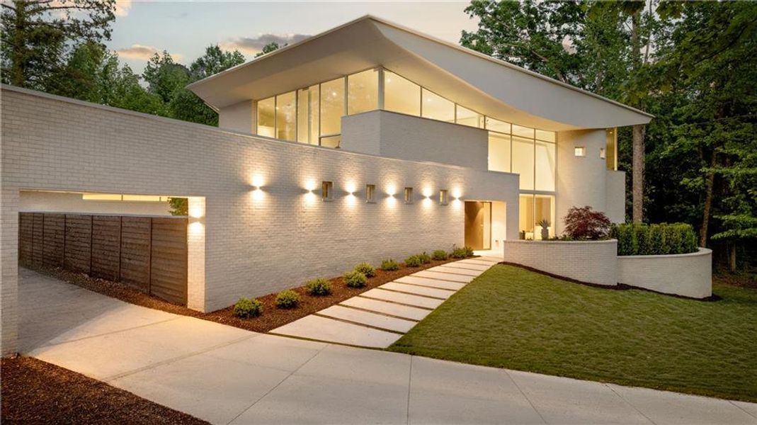 Image 79 of a home in .