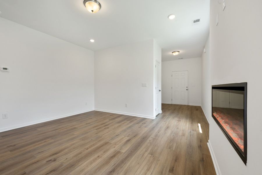 Spacious, unfurnished interior of a new home in Jackson Hills, Clarksville (Image 13).
