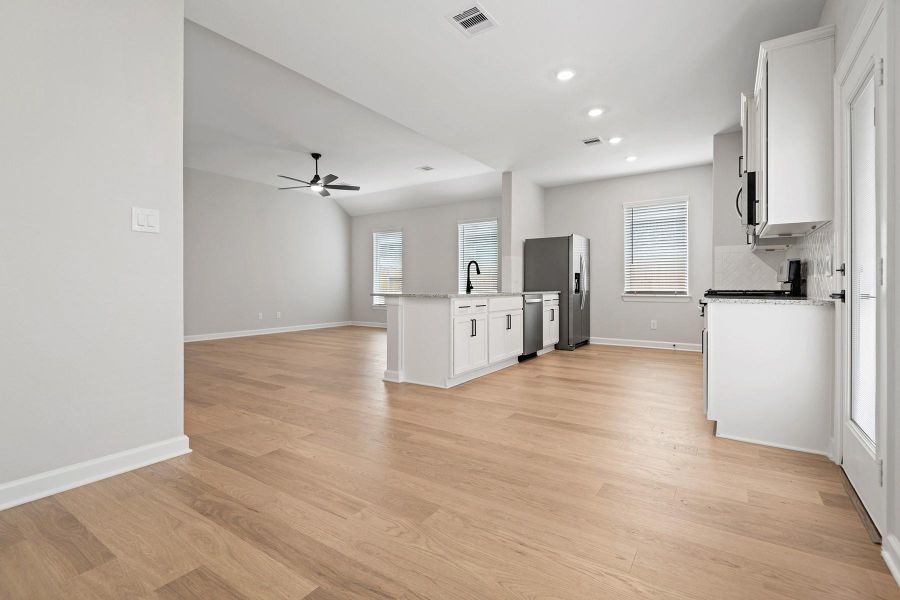 Spacious, unfurnished interior of a new home in Magnolia Woods, Magnolia (Image 18).
