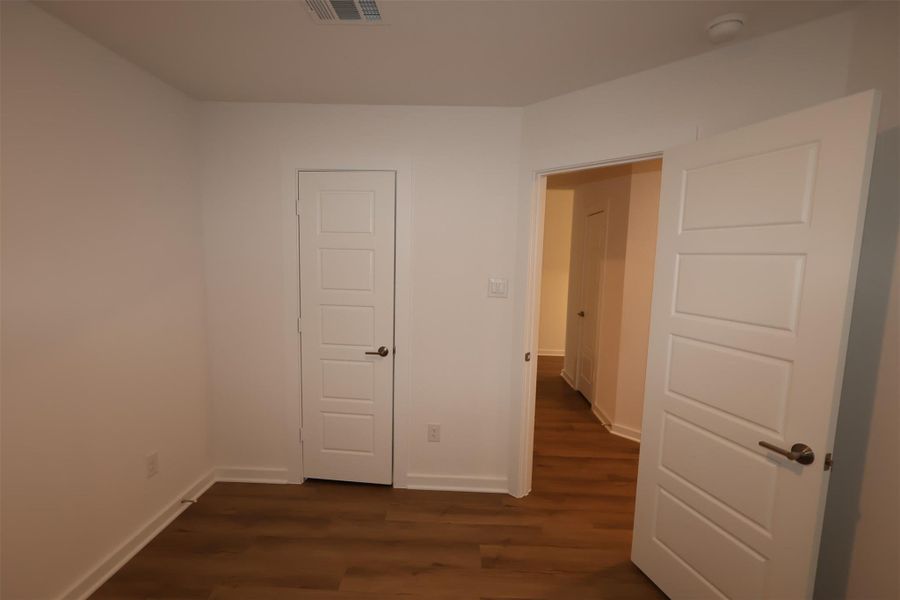 Spacious, unfurnished interior of a new home in Summerview, Fulshear (Image 17). Spacious, unfurnished interior of a new home in Summerview, Fulshear (Image 17).