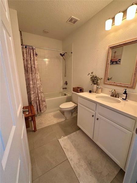 Furnished interior view inside a new home in Summerwoods, Parrish (Image 4). Furnished interior view inside a new home in Summerwoods, Parrish (Image 4).