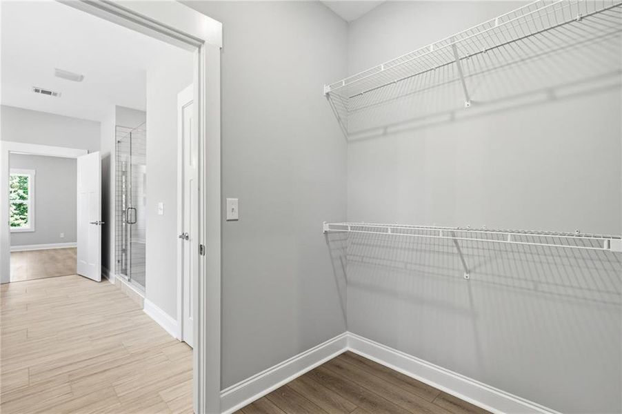 Spacious, unfurnished interior of a new home in , Monroe (Image 26).