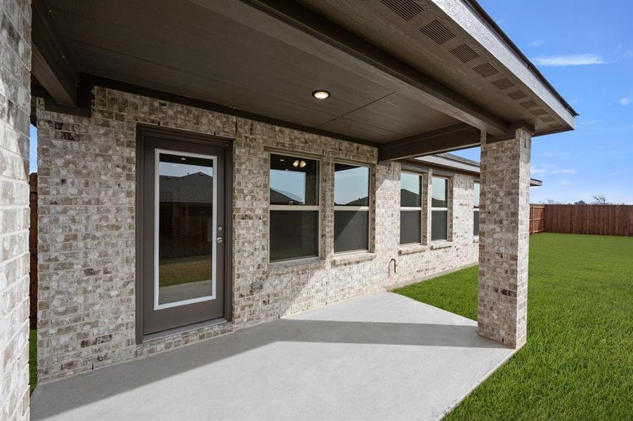 301 Comanche- Back-3