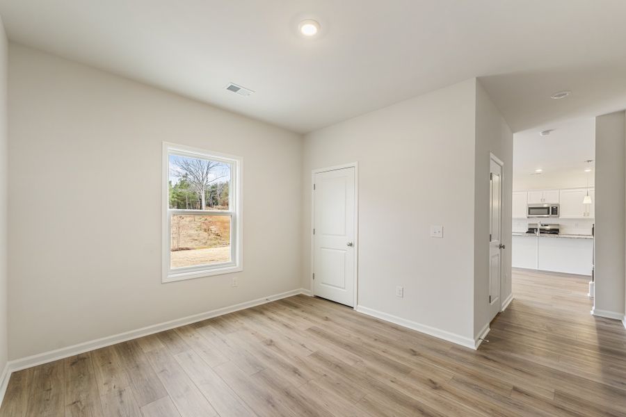 Spacious, unfurnished interior of a new home in Fairview Falls, Chesnee (Image 19).