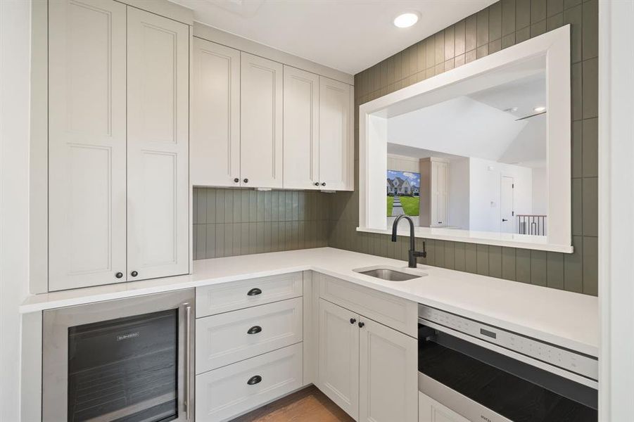 Built-in wet bar in upstairs family room