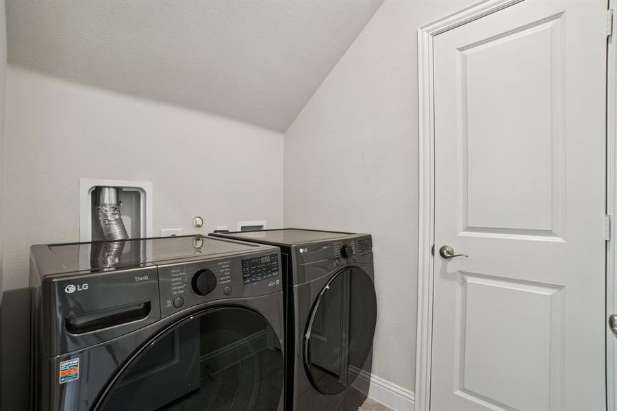 Close-up of interior finishes inside a home in Symmetry 37s, Frisco (Image 17).