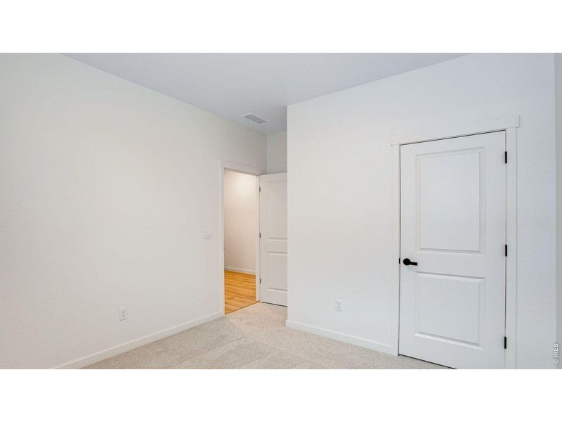 Spacious, unfurnished interior of a new home in Hansen Farm, Fort Collins (Image 15).