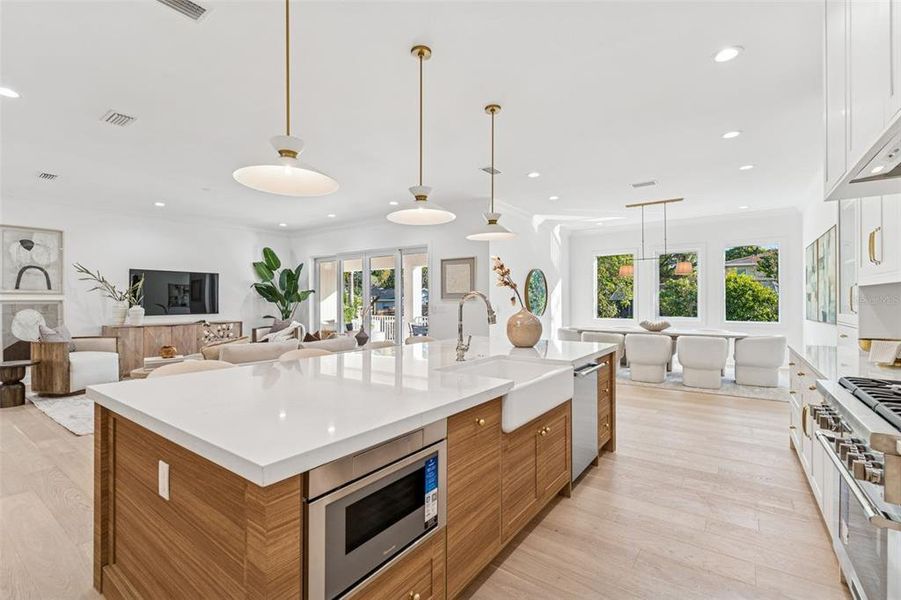 Furnished interior view inside a new home in , Tampa (Image 73).
