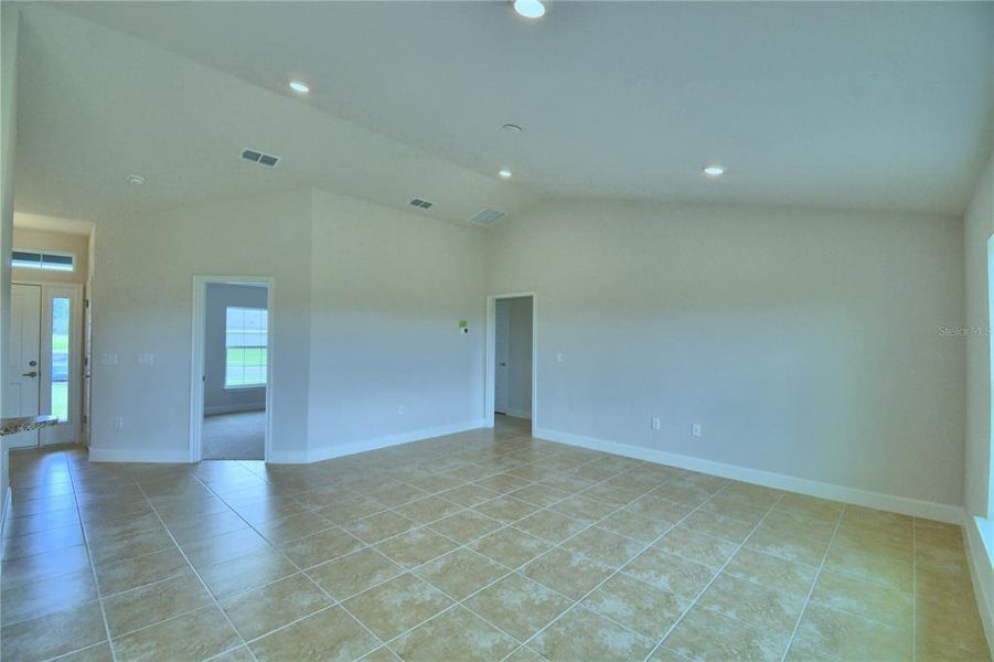 Spacious, unfurnished interior of a new home in Cadence Crossing, Auburndale (Image 26).