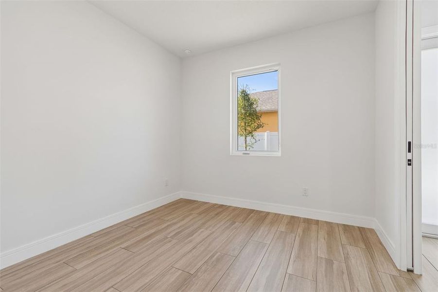 Spacious, unfurnished interior of a new home in , Tampa (Image 18).