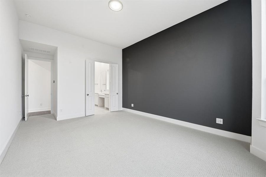 Spacious, unfurnished interior of a new home in Wildflower Ranch, Fort Worth (Image 16).