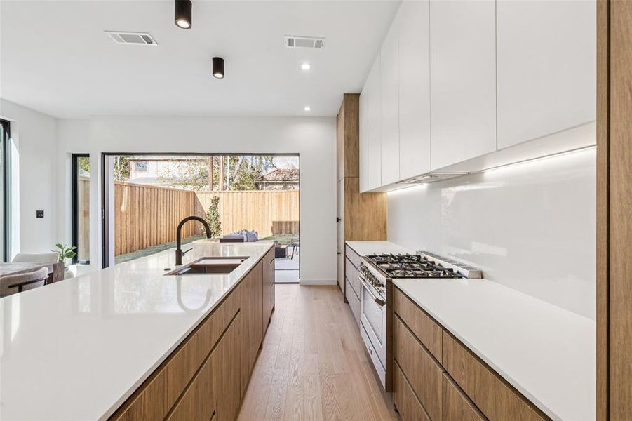 Furnished interior view inside a new home in , Dallas (Image 13).