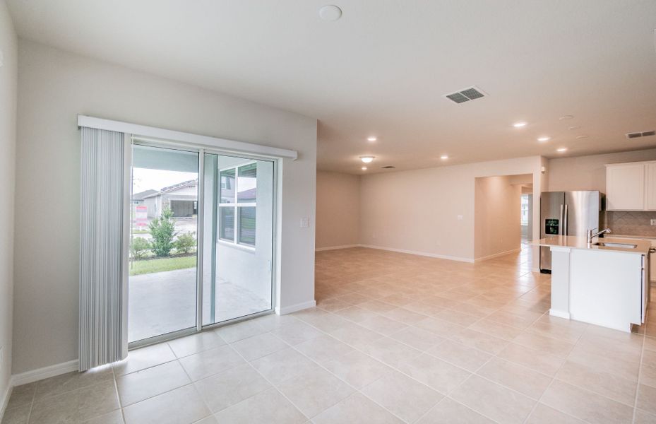 Spacious, unfurnished interior of a new home in Oakfield Lakes, Parrish (Image 10).