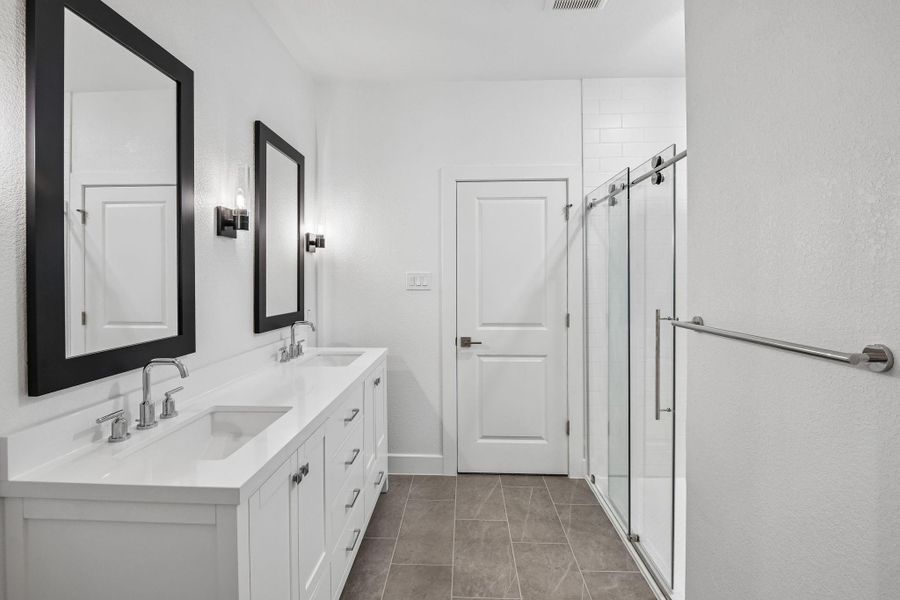 Serene primary bath