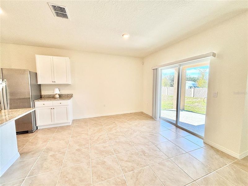 Spacious, unfurnished interior of a new home in Cascades, Davenport (Image 19).