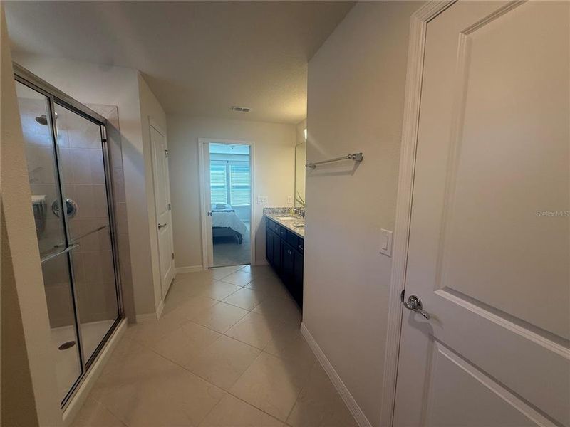 Furnished interior view inside a new home in Windsor Cay Resort, Clermont (Image 25).
