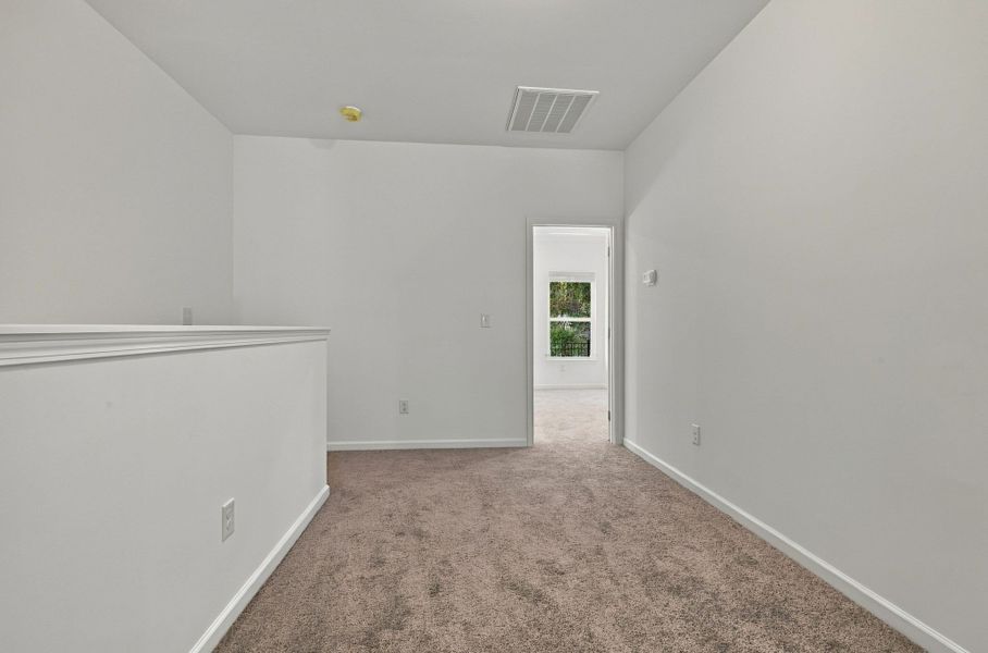 Spacious, unfurnished interior of a new home in Ironhorse, Dickson (Image 18).