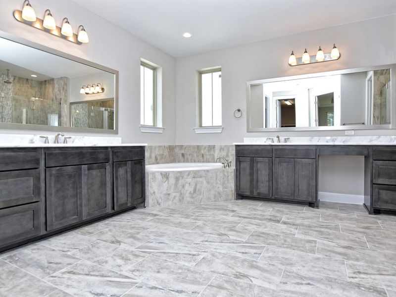 Representative furnished interior of a home built from the San Simeon I by Giddens Homes in Clearwater Ranch, Liberty Hill (Image 283).