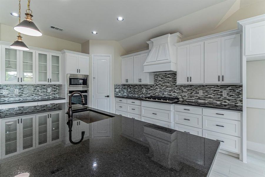 Furnished interior view inside a new home in , Van Alstyne (Image 7).
