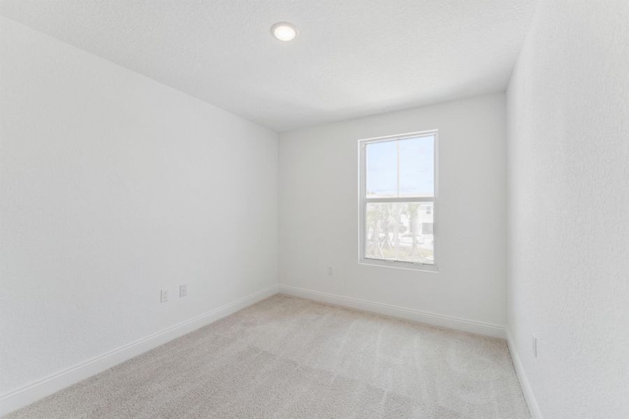 Spacious, unfurnished interior of a new home in Salerno Reserve Townhomes, Stuart (Image 27).