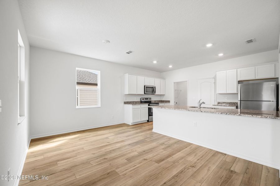 Spacious, unfurnished interior of a new home in Westport Landing, Jacksonville (Image 37).