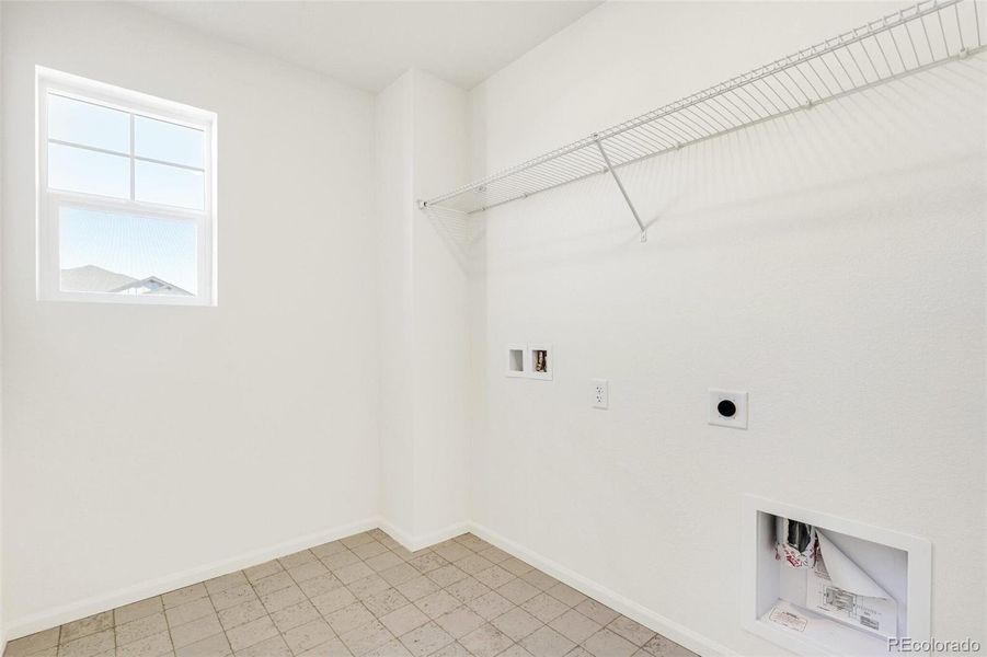 Spacious, unfurnished interior of a new home in Farmlore, Brighton (Image 28).