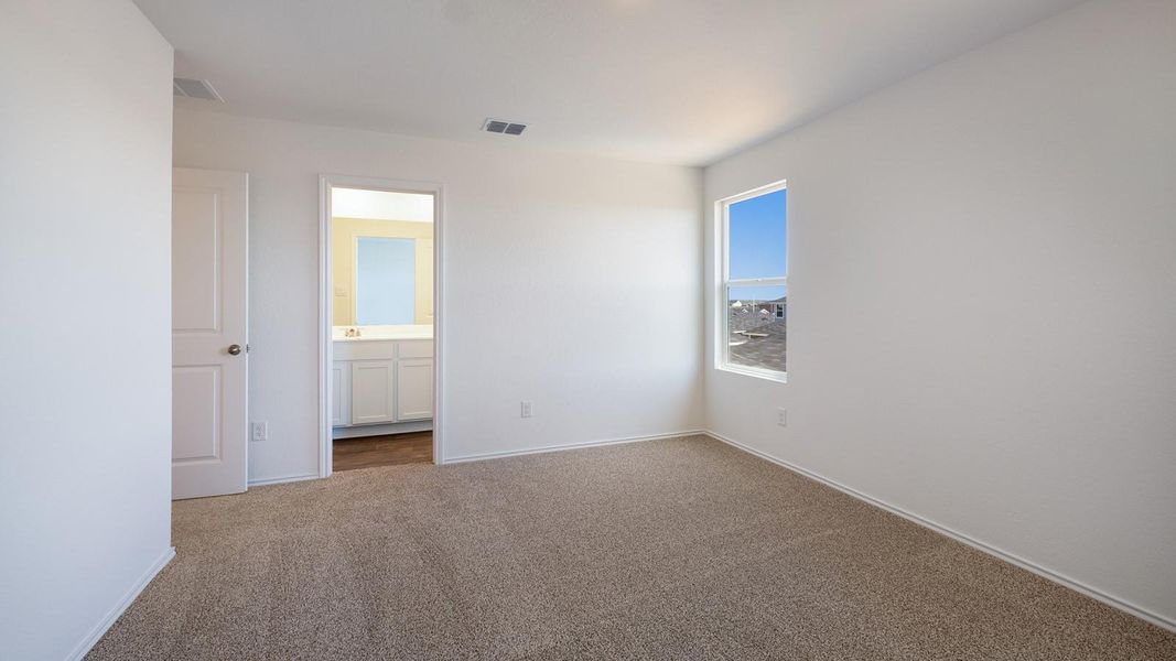 Spacious, unfurnished interior of a new home in Valverde, Bastrop (Image 20).