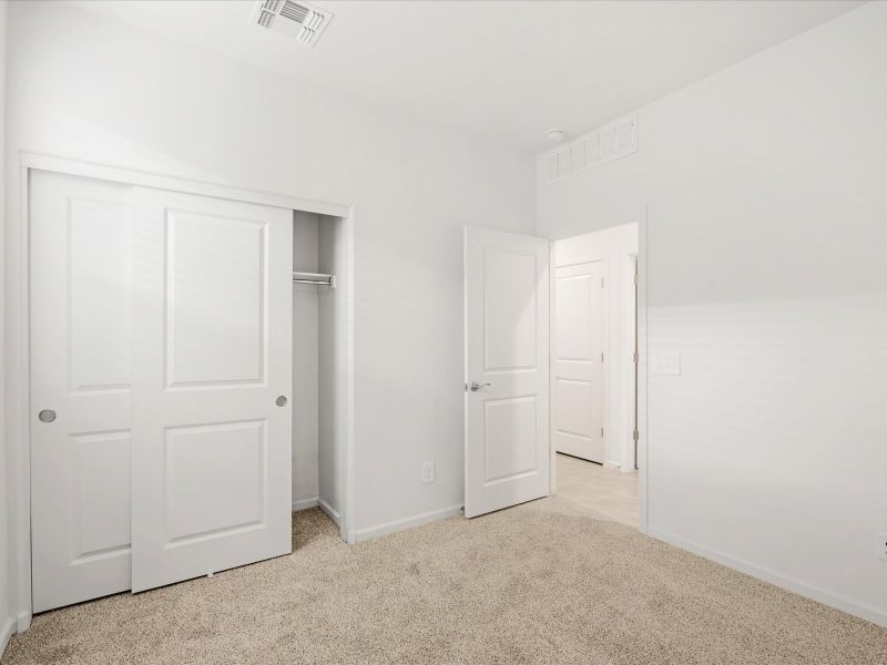 Spacious, unfurnished interior of a new home in Summerstone II, Marana (Image 14).