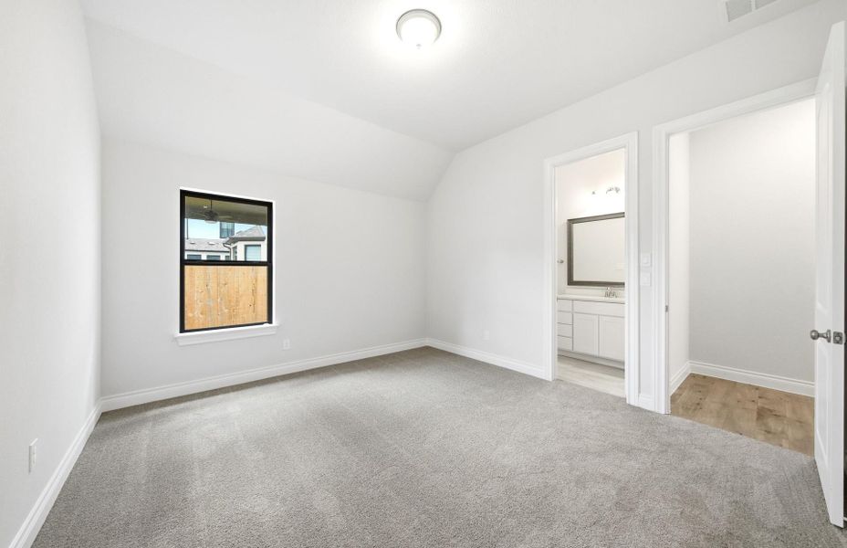 Spacious, unfurnished interior of a new home in Artavia 70′, Conroe (Image 23).