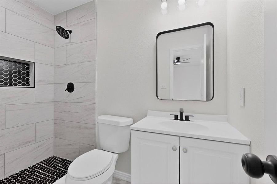 Furnished interior view inside a new home in , Dallas (Image 8).