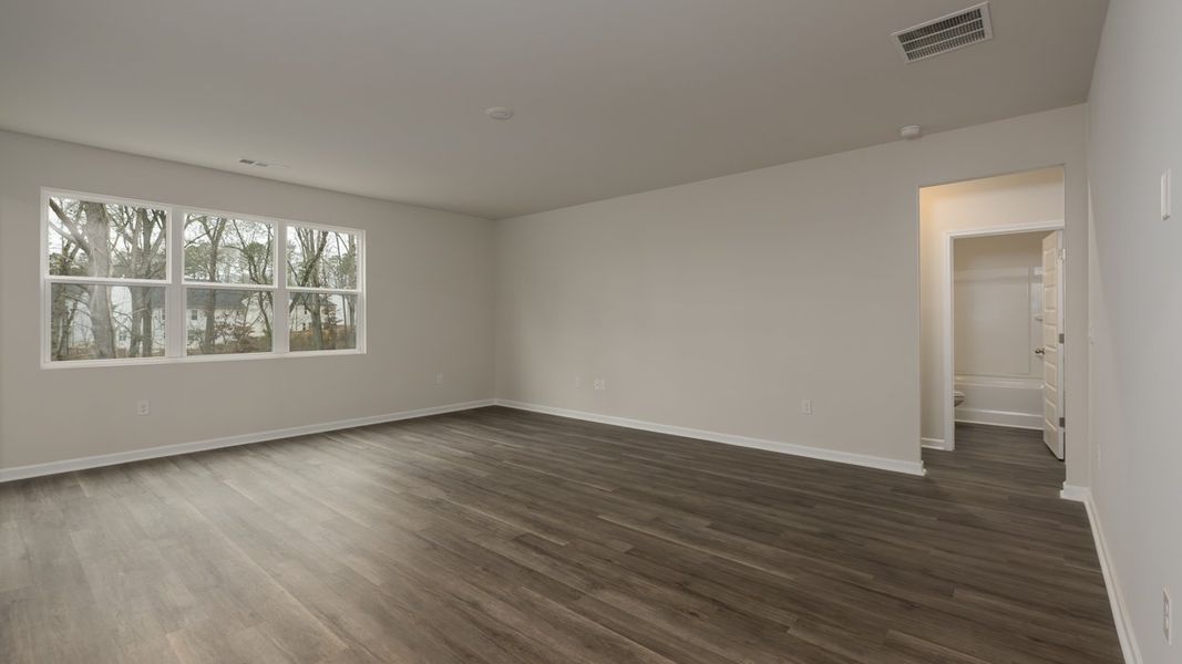 Spacious, unfurnished interior of a new home in Brooks Station, Dacula (Image 15).