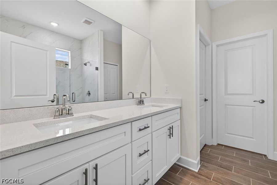 Furnished interior view inside a new home in Cape Coral, Cape Coral (Image 12).
