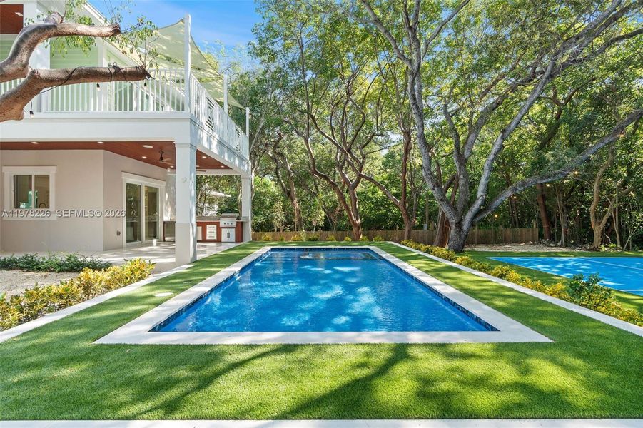 Exterior details and patio area of a home in , Islamorada, Village of Islands (Image 32).