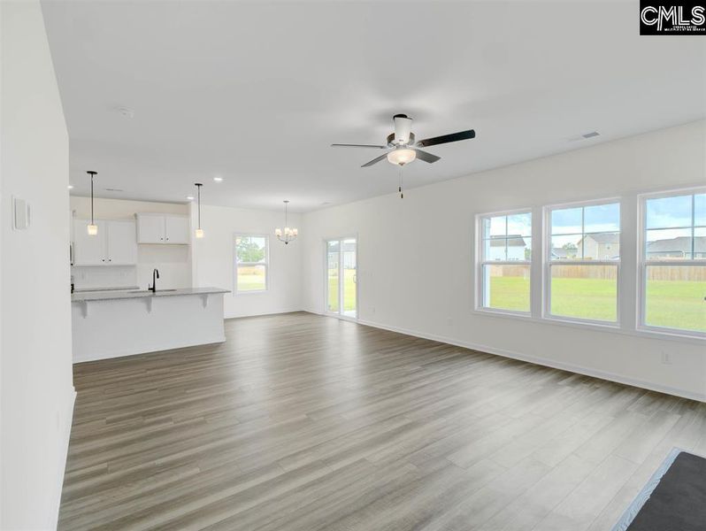 Spacious, unfurnished interior of a new home in Rolling Hills, Prosperity (Image 24).