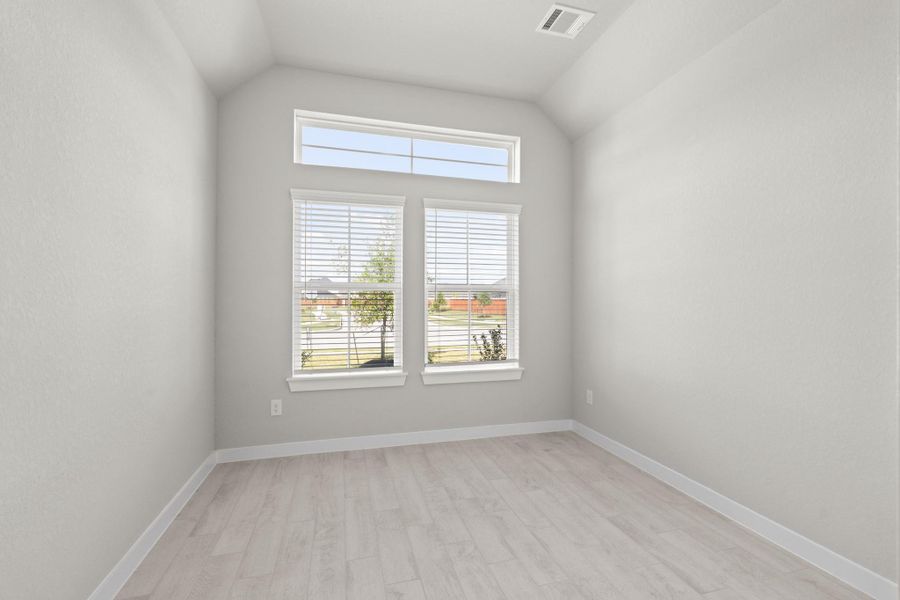 Spacious, unfurnished interior of a new home in Morton Creek Ranch, Katy (Image 16). Spacious, unfurnished interior of a new home in Morton Creek Ranch, Katy (Image 16).