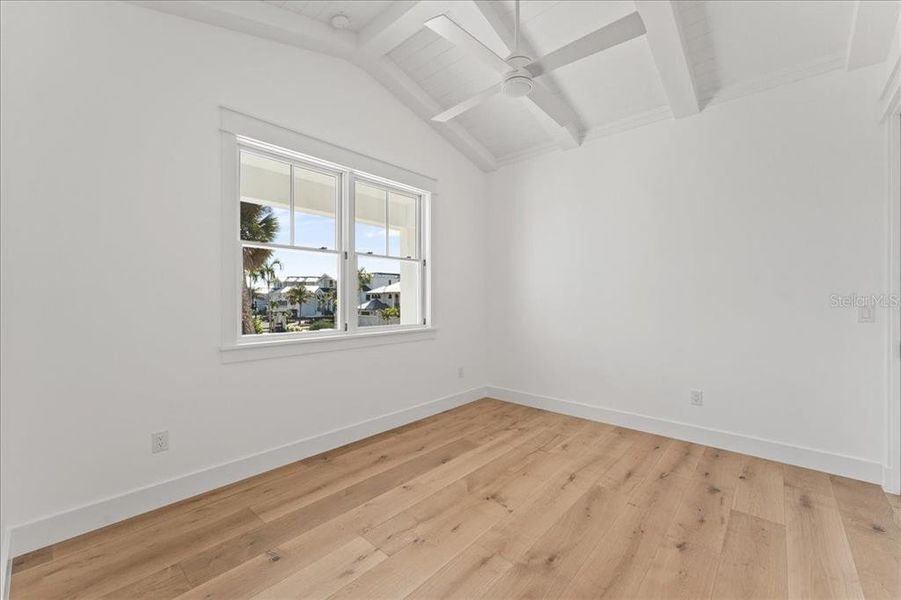 Spacious, unfurnished interior of a new home in , Boca Grande (Image 56).