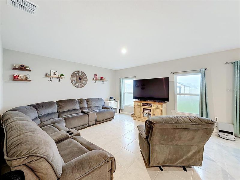 Furnished interior view inside a new home in , Sumterville (Image 19).