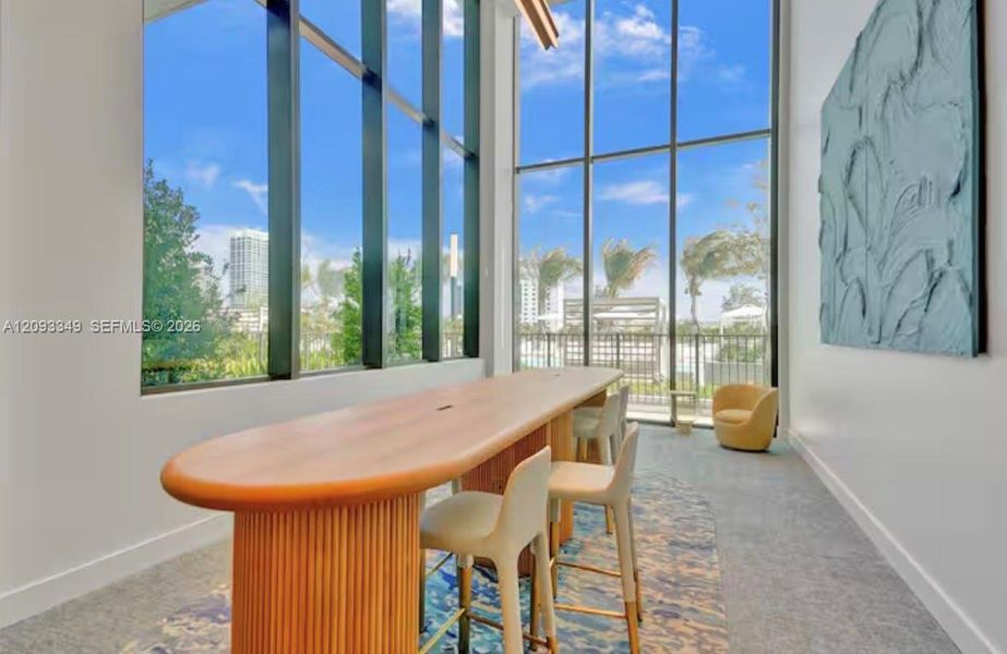 Community amenities in , Miami Beach (Image 40).
