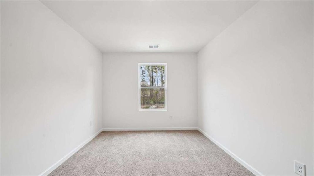 Spacious, unfurnished interior of a new home in Sherwood Manor, College Park (Image 30).