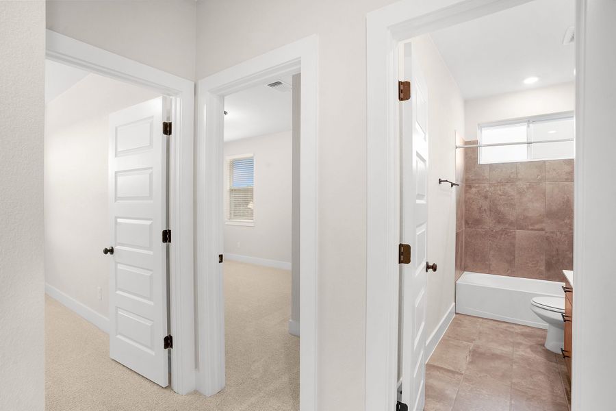 Spacious, unfurnished interior of a new home in Broken Oak, Georgetown (Image 26).