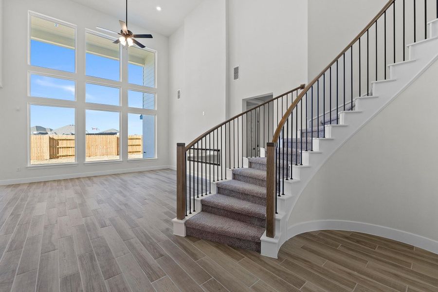 Spacious, unfurnished interior of a new home in Lariat, Liberty Hill (Image 37).
