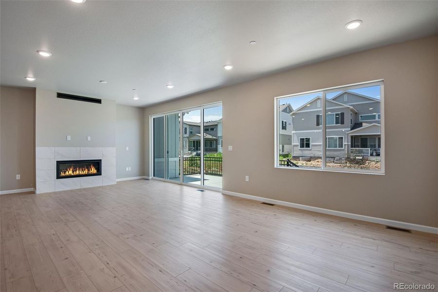 Spacious, unfurnished interior of a new home in Reunion Ridge, Commerce City (Image 37).