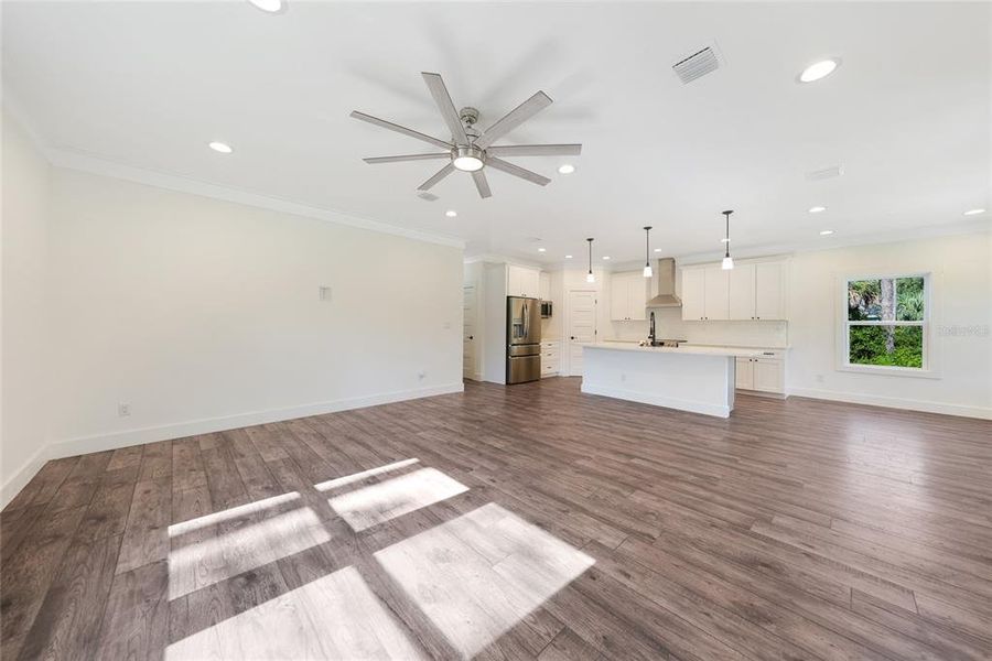 Spacious, unfurnished interior of a new home in , Port Charlotte (Image 24).