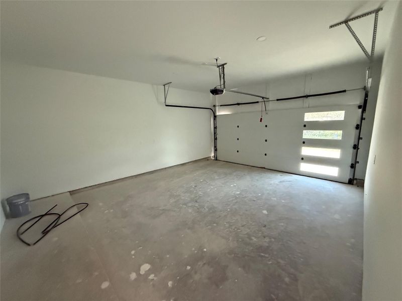 Spacious, unfurnished interior of a new home in , Houston (Image 19).