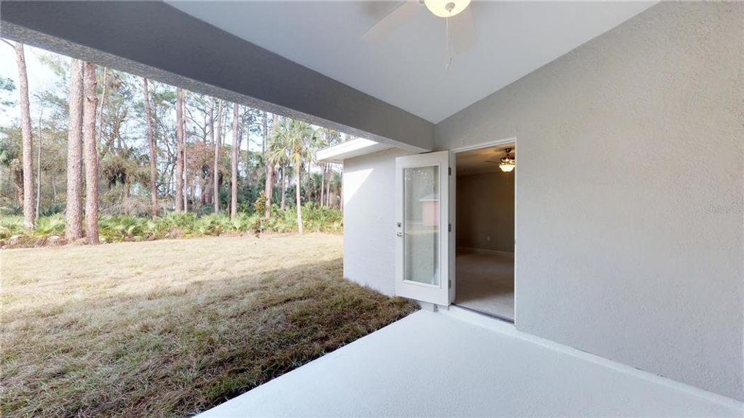 Exterior details and patio area of a home in , North Port (Image 4).